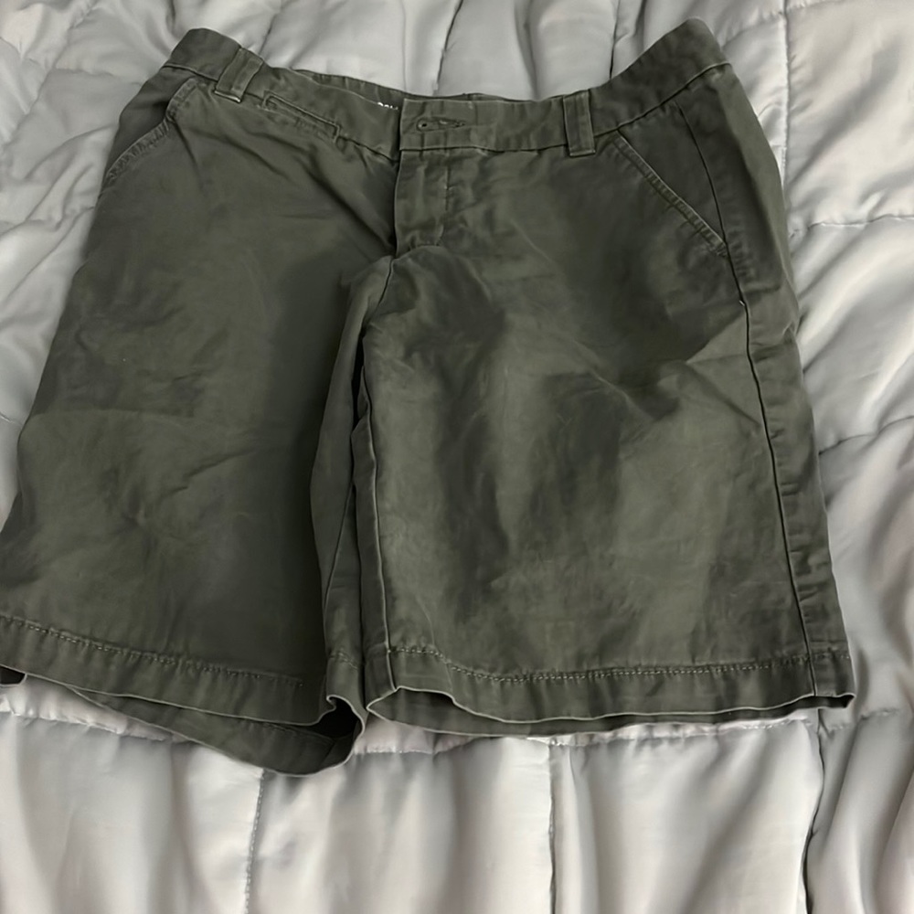 Boyfriend Roll-Up Khakis by GAP Forest/Army Green Size 00